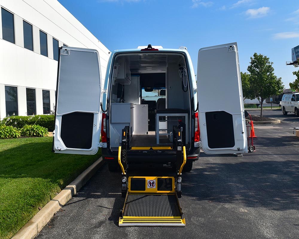 DisplayCraft Mobile Medical Van Wheelchair Lift-1